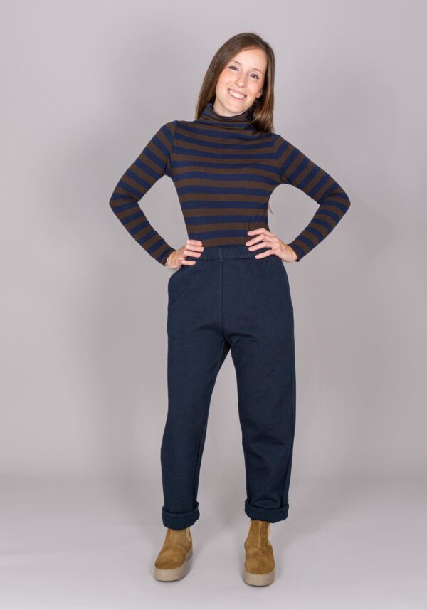 Pantaloni-ovetto-cotone-accoppiato-blu