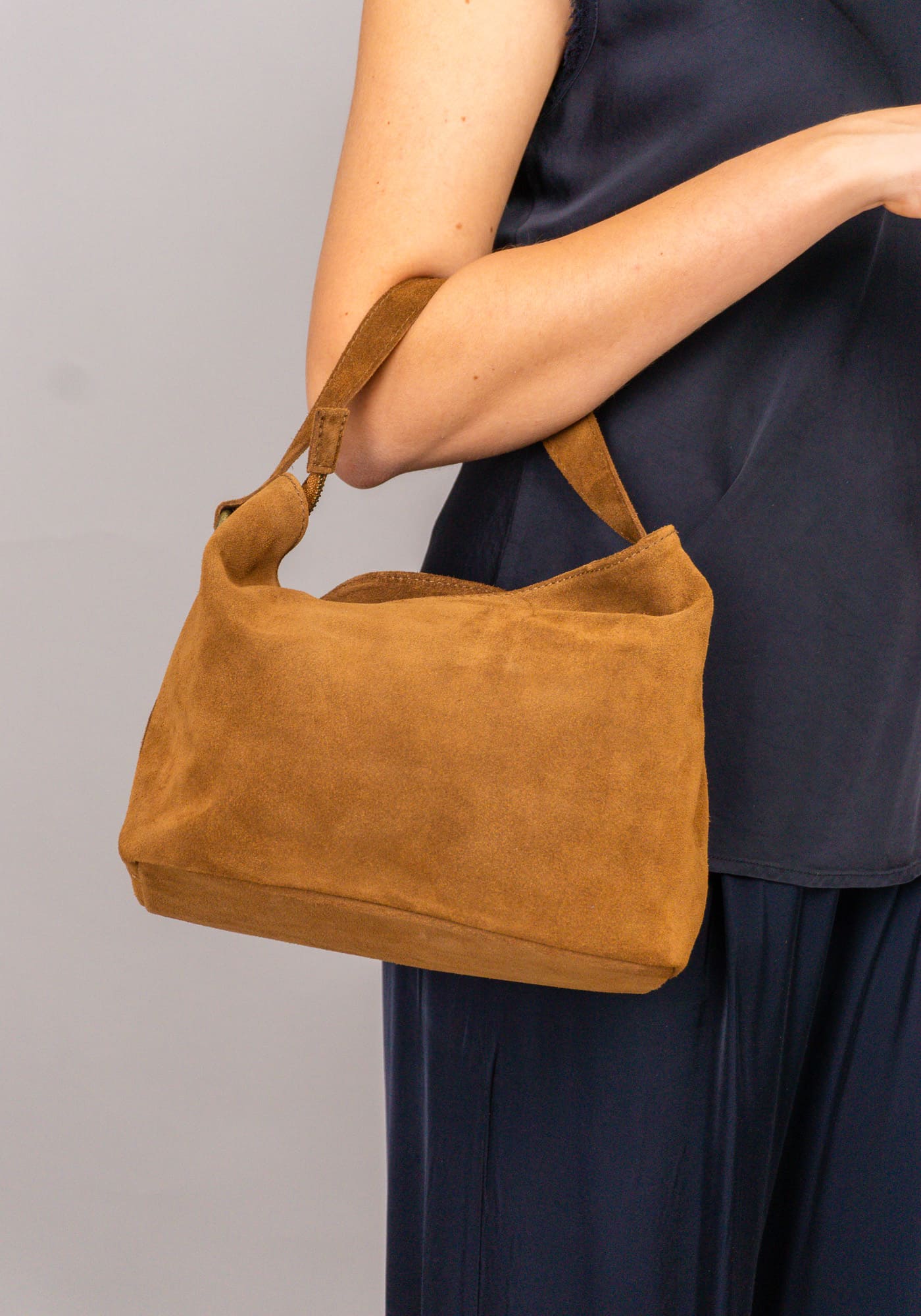 borsa mini shopper scamosciata colore castagna 2