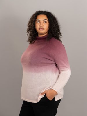 Maglia scatoletta over collo vulcano indossato dettaglio
