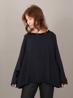 blusa vittoria in casablanca colore blu indossato