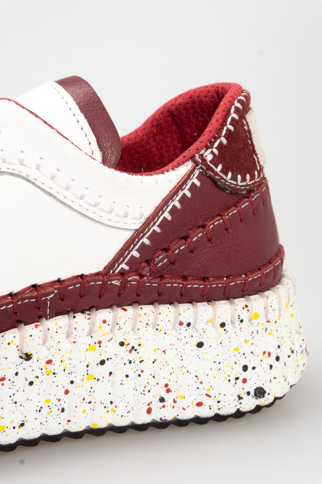 sneakers leather colore rubino dettaglio