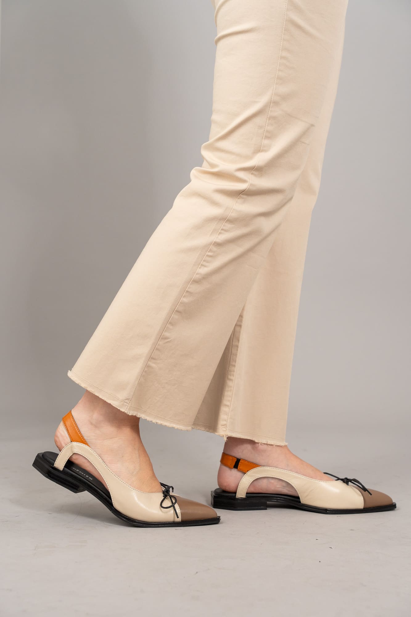 pantalone trombetta lilli colore sabbia dettaglio-2 pantalone trombetta lilli colore sabbia dettaglio-2
