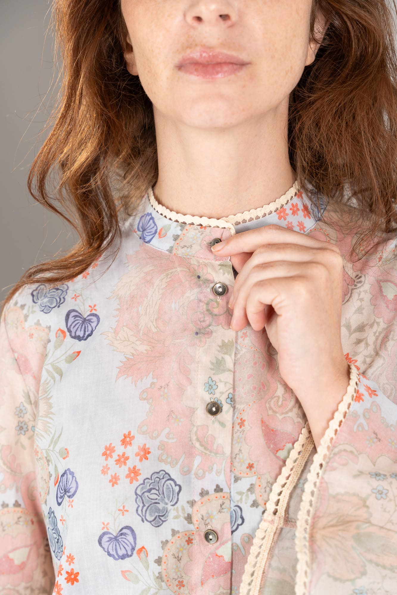 Camicia coreana romantica fantasia colore azzurro dettaglio collo