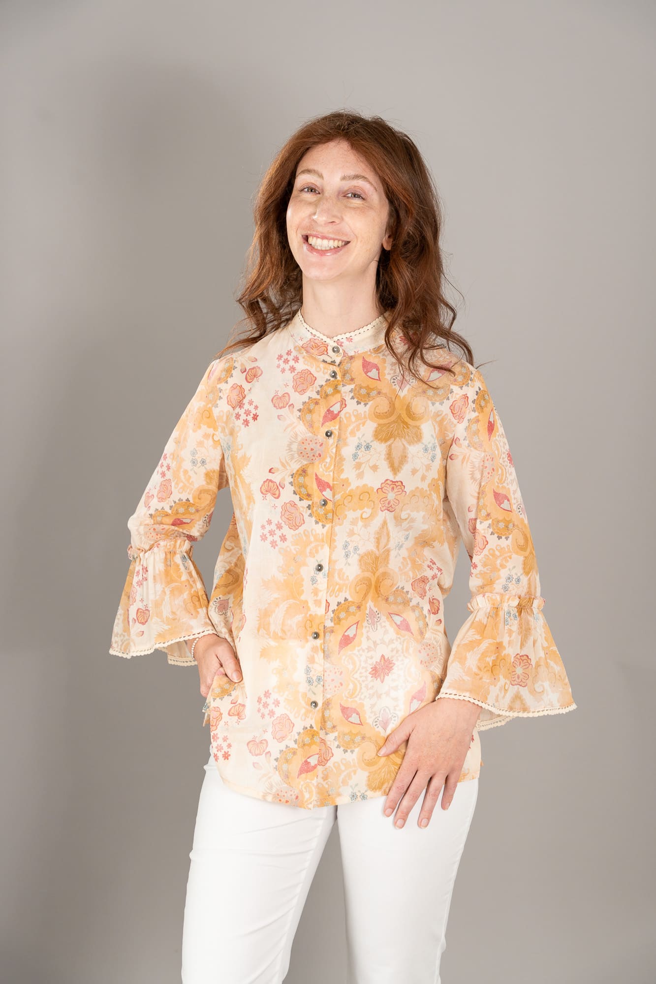 Camicia coreana romantica fantasia colore sabbia