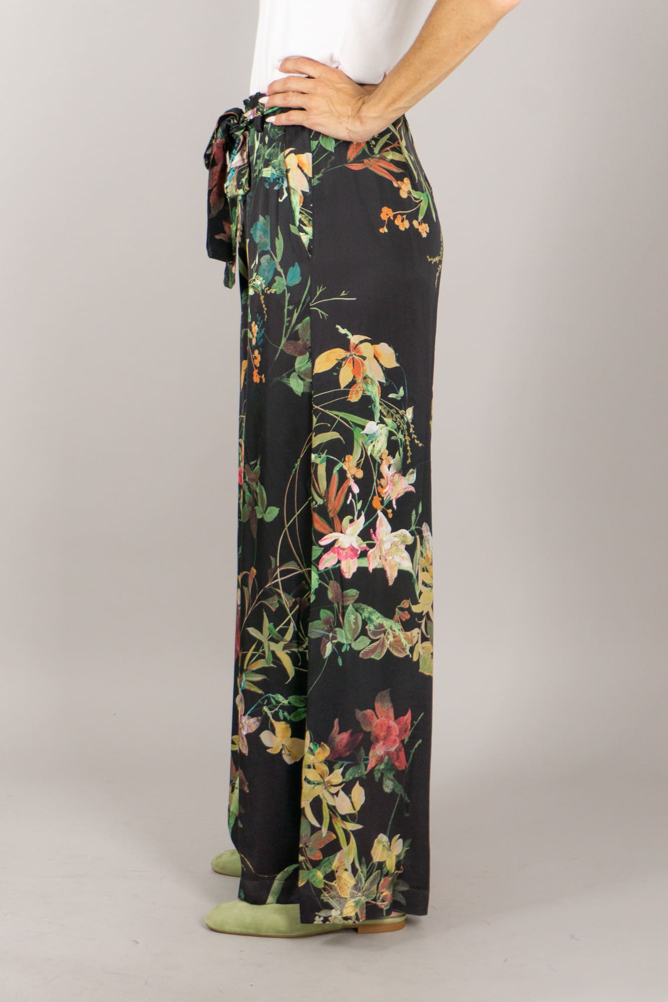 pantalone palazzo tulia fantasia retro dettagli pantalone palazzo tulia fantasia retro dettagli